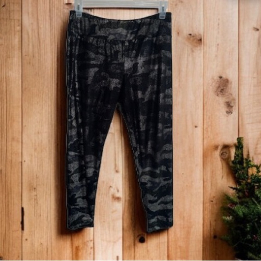 NO boundaries leggings.
